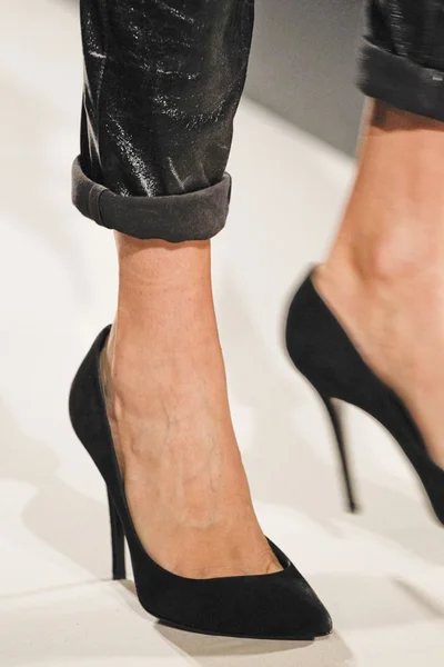 Look 10